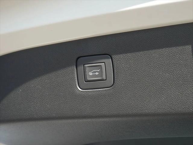 2026 Buick NV Avenir FWD