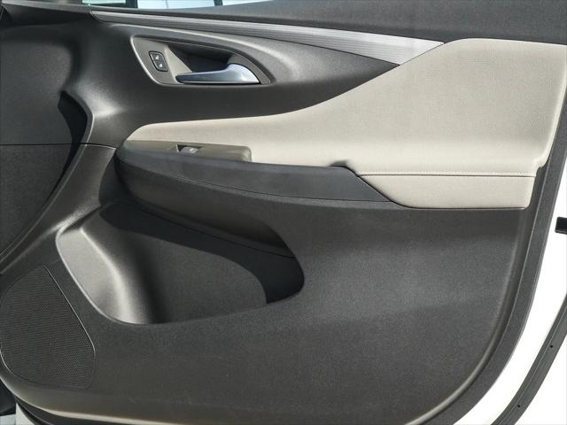 2026 Buick NV Avenir FWD