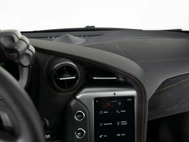 2025 McLaren 750S Coupe