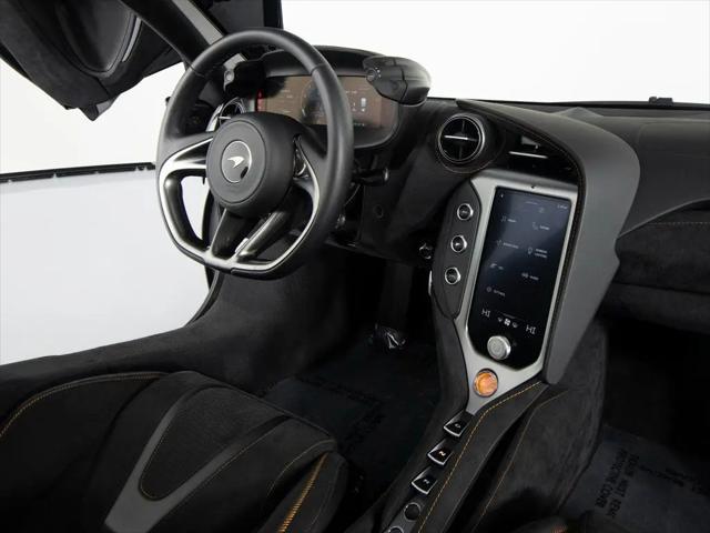 2025 McLaren 750S Coupe