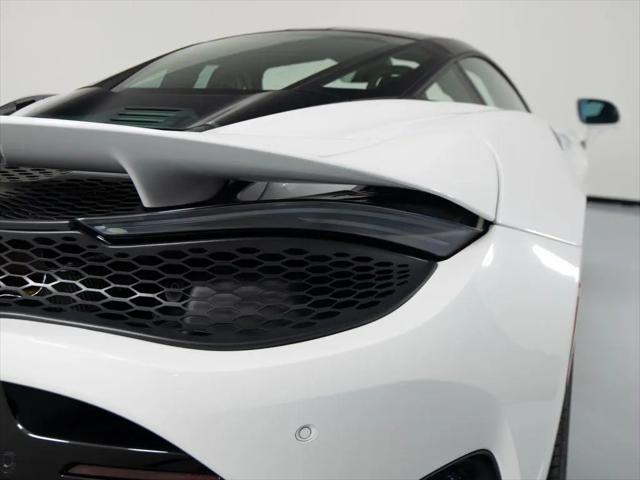 2025 McLaren 750S Coupe