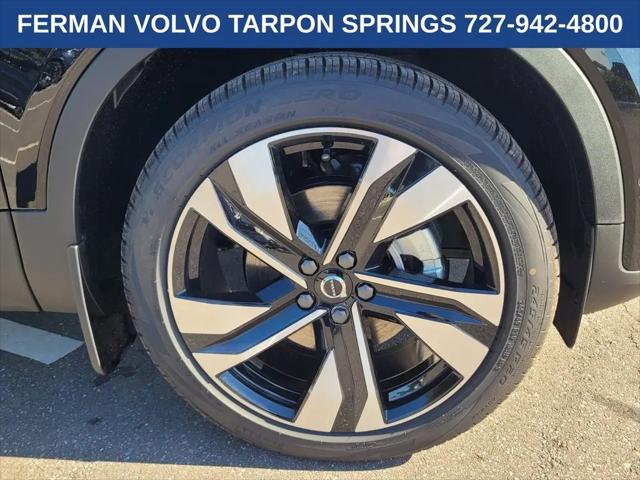 2026 Volvo XC40 Plus, B5 AWD Gas (mild hybrid), Dark