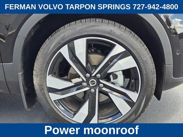 2026 Volvo XC40 Plus, B5 AWD Gas (mild hybrid), Dark