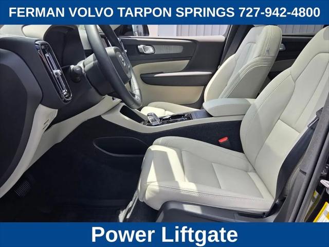 2026 Volvo XC40 Plus, B5 AWD Gas (mild hybrid), Dark