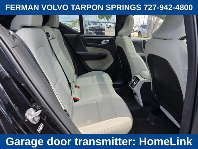 2026 Volvo XC40 Plus, B5 AWD Gas (mild hybrid), Dark
