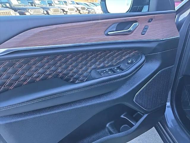 2025 Jeep Grand Cherokee Summit 4x4