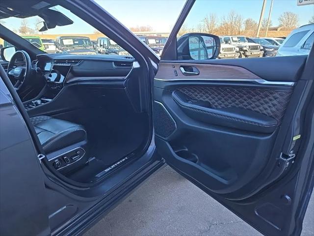 2025 Jeep Grand Cherokee Summit 4x4