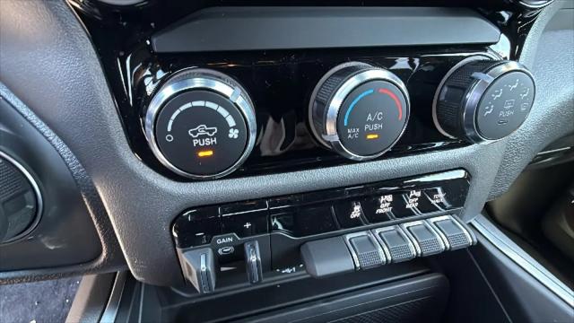 2026 Ram 1500 Big Horn Crew Cab 4x4 5'7" Box