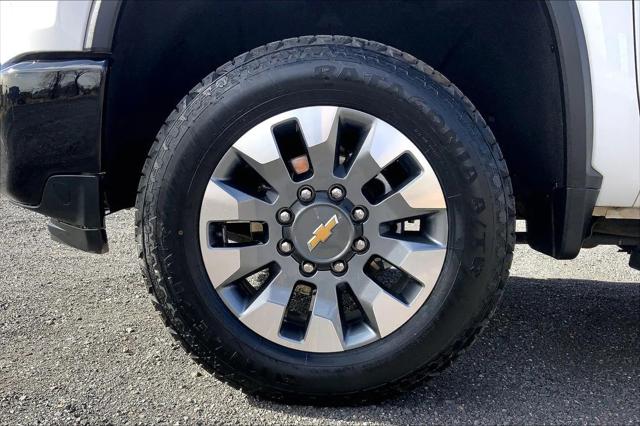 2022 Chevrolet Silverado 2500HD 4WD Crew Cab Standard Bed Custom