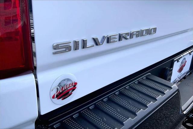 2022 Chevrolet Silverado 2500HD 4WD Crew Cab Standard Bed Custom