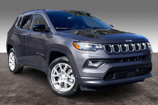 2024 Jeep Compass Latitude Lux FWD