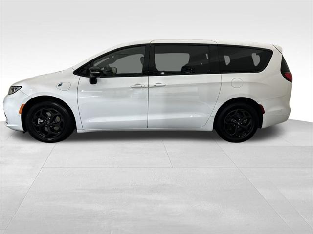 2024 Chrysler Pacifica Hybrid S Appearance Pkg
