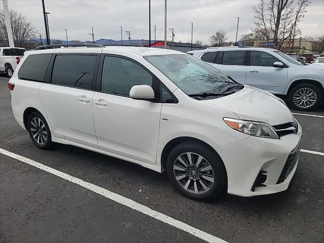 2020 Toyota Sienna LE