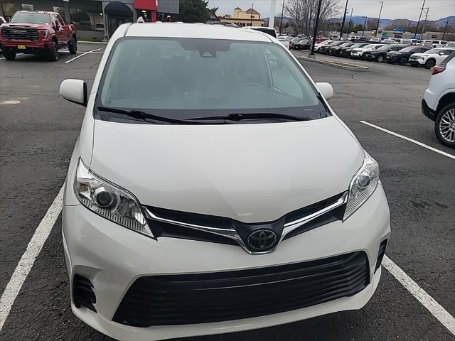 2020 Toyota Sienna LE