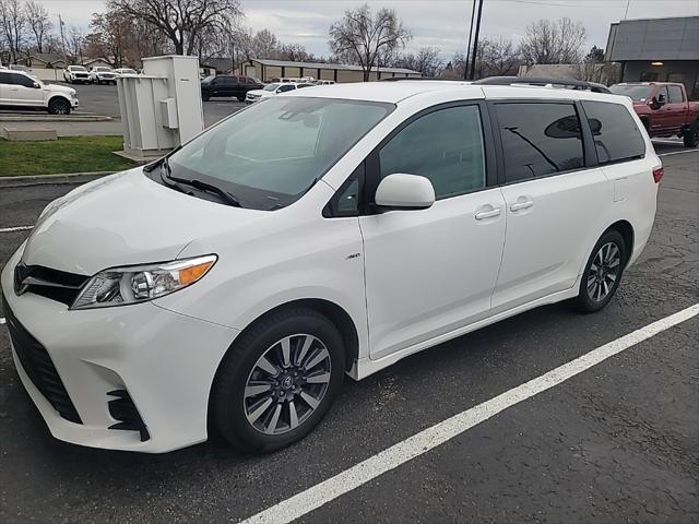 2020 Toyota Sienna LE