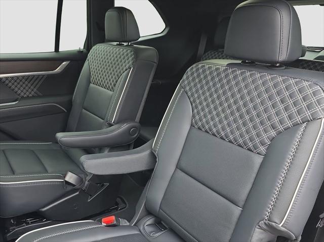 2026 GMC Acadia Denali AWD