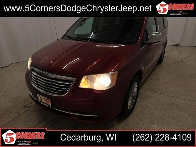 2015 Chrysler Town & Country Touring-L for sale in Cedarburg, WI
