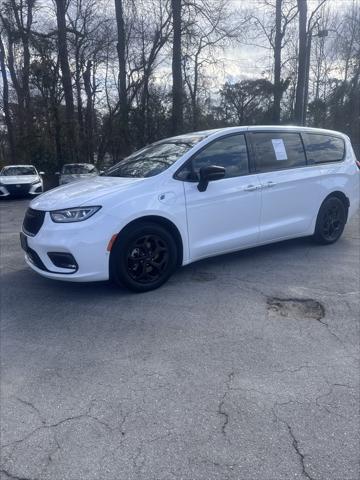 2024 Chrysler Pacifica Hybrid S Appearance Pkg