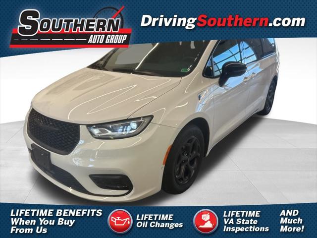 2024 Chrysler Pacifica Hybrid S Appearance Pkg