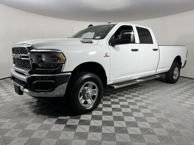2024 RAM 3500 Tradesman Crew Cab 4x4 8 Box
