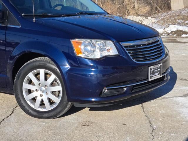 2013 Chrysler Town and Country Touring 2013 Chrysler Town and Country Touring