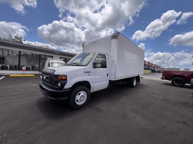 2015 Ford E-350 Cutaway Base