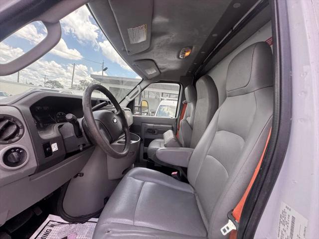2015 Ford E-350 Cutaway Base