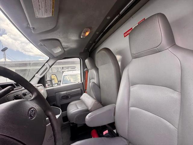 2015 Ford E-350 Cutaway Base