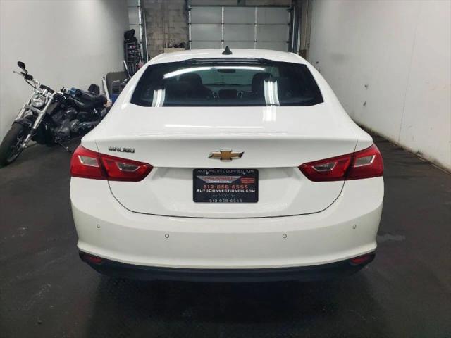 2022 Chevrolet Malibu FWD 1FL