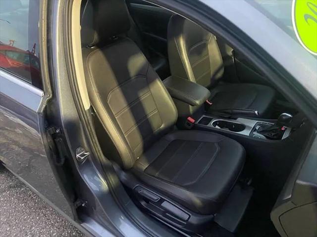 2022 Volkswagen Passat 2.0T SE