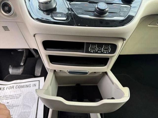 2023 Chrysler Voyager LX