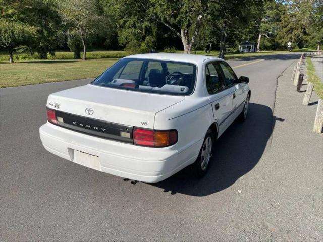 1992 Toyota Camry Deluxe V6