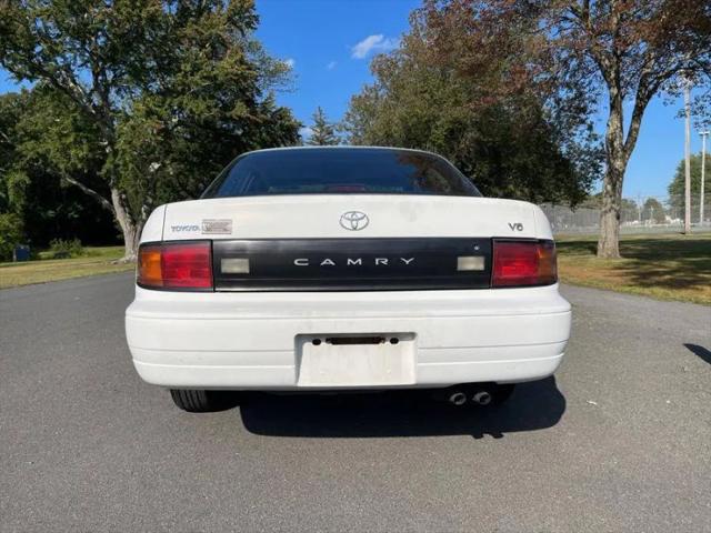 1992 Toyota Camry Deluxe V6