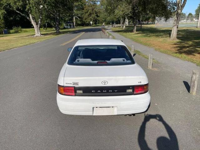 1992 Toyota Camry Deluxe V6