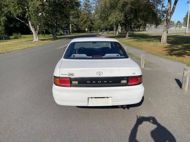 1992 Toyota Camry Deluxe V6
