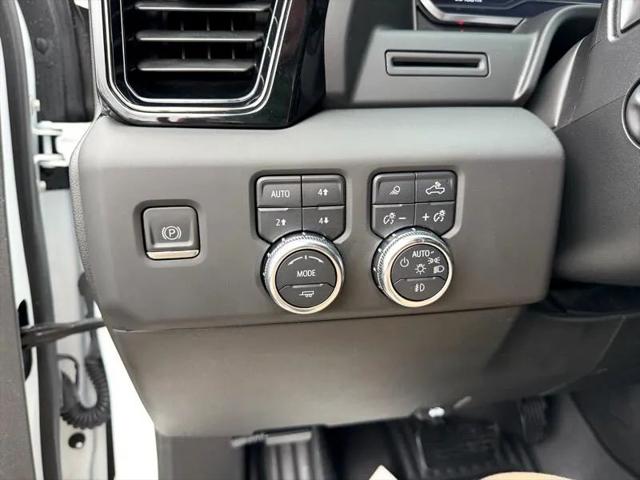 2022 GMC Sierra 1500 4WD Crew Cab Short Box AT4