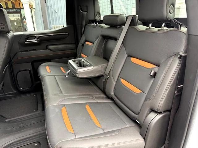 2022 GMC Sierra 1500 4WD Crew Cab Short Box AT4