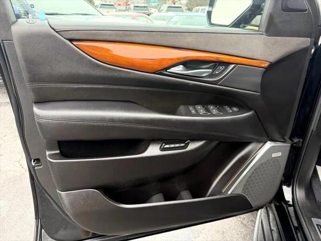 2017 Cadillac Escalade Luxury
