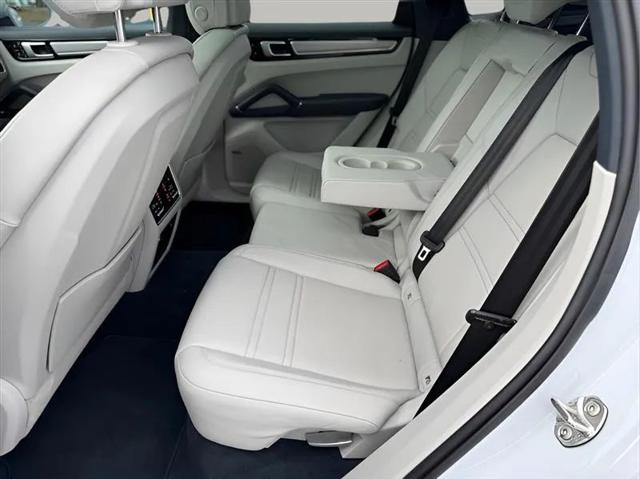 2020 Porsche Cayenne Base