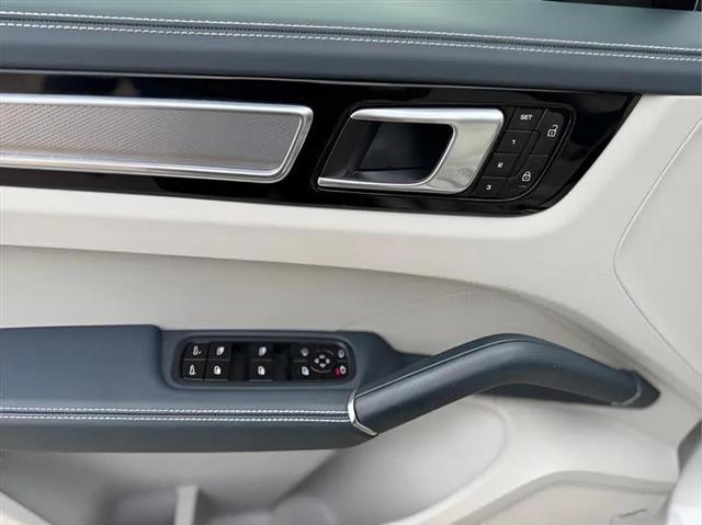 2020 Porsche Cayenne Base