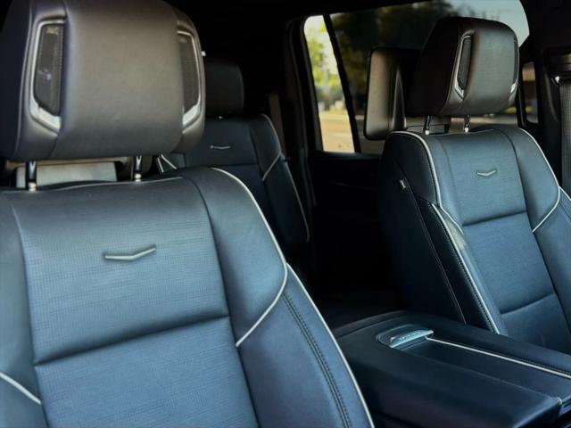 2023 Cadillac Escalade ESV 4WD Sport
