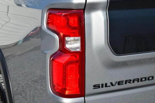 2023 Chevrolet Silverado 1500 4WD Crew Cab Short Bed ZR2
