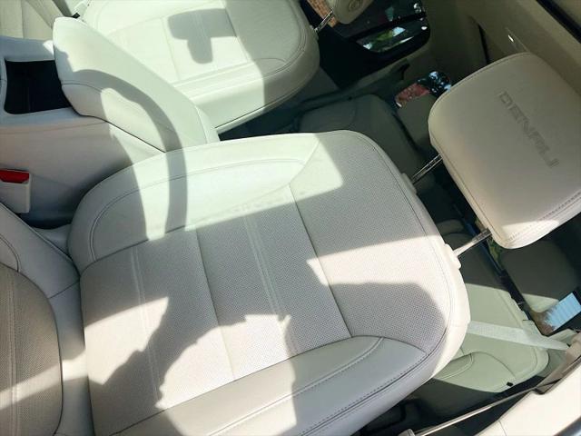 2023 GMC Acadia AWD Denali