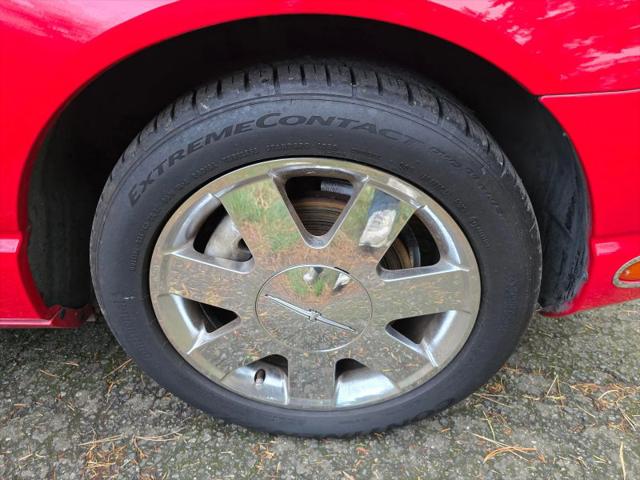 2002 Ford Thunderbird Base