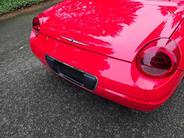 2002 Ford Thunderbird Base