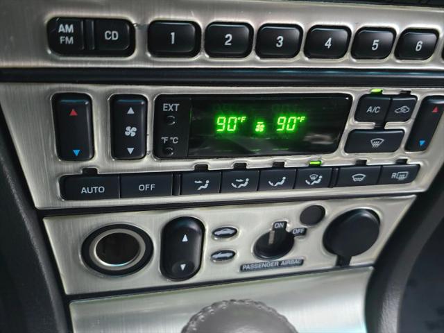 2002 Ford Thunderbird Base
