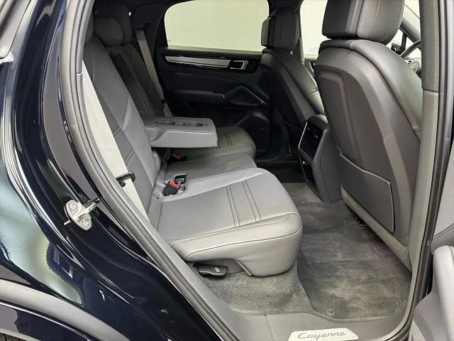 2023 Porsche Cayenne Platinum Edition