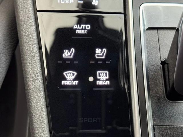 2023 Porsche Cayenne Platinum Edition