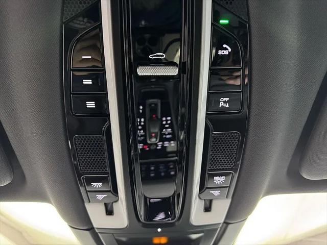 2023 Porsche Cayenne Platinum Edition