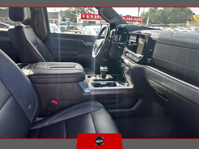 2022 GMC Sierra 1500 4WD Crew Cab Short Box SLT